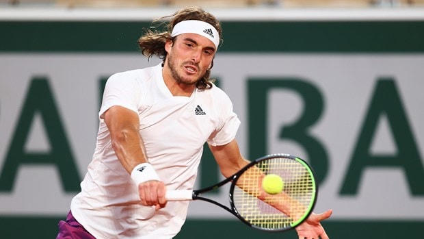Tsitsipas dễ dàng giành quyền đi tiếp vào vòng 2. Nguồn: AP.  