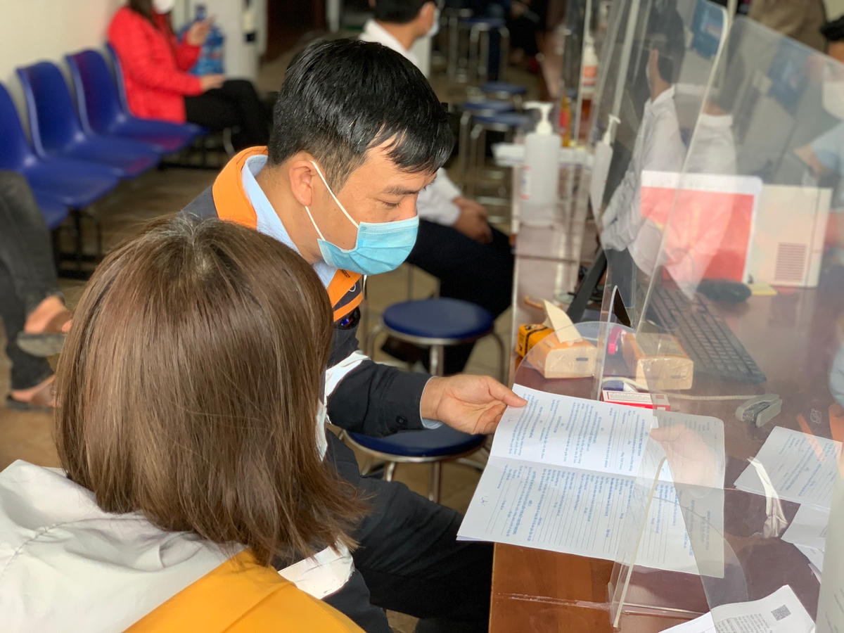 Một hợp đồng nhà đất vừa mới giao dịch thành công.