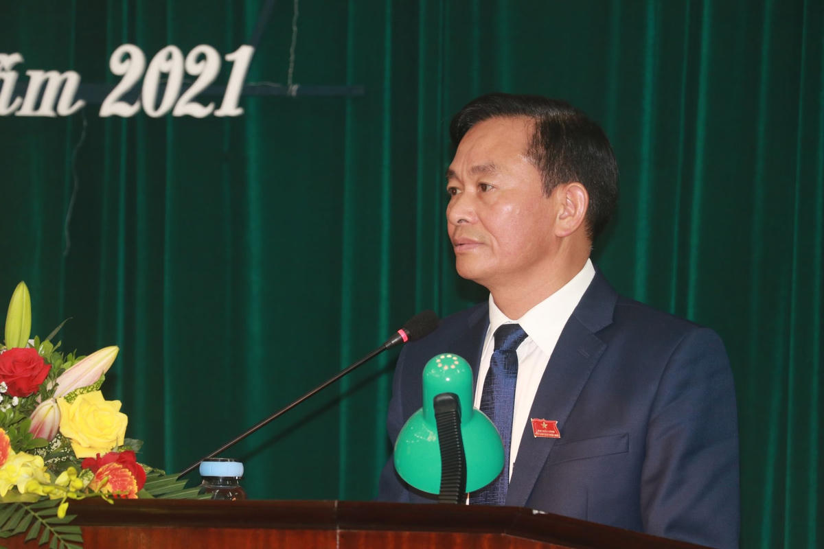 Ngay sau khi được bầu làm Phó Chủ tịch HĐND tỉnh, ông Nguyễn Phùng Hoan đã tham gia điều hành kỳ họp. 
