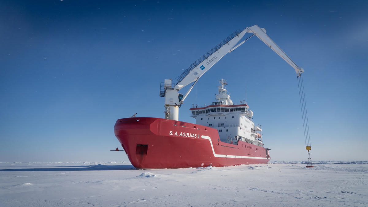 Con tàu SA Agulhas II trong nhiệm vụ tìm kiếm tàu Endurance. Ảnh: CNN.