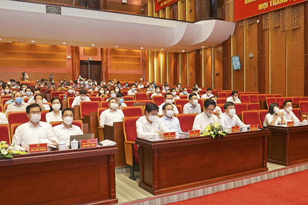 Các đại biểu dự hội nghị tại điểm cầu Trung tâm Tổ chức hội nghị tỉnh. Ảnh: BQN.