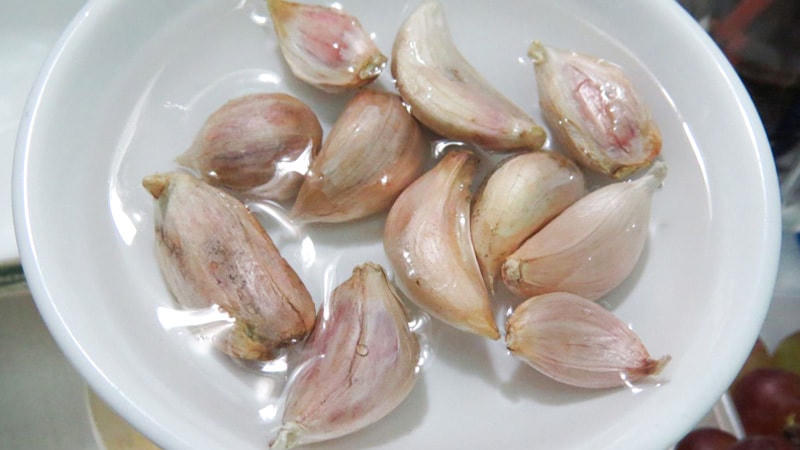 Bí quyết phi tỏi vàng ươm, giòn ngon, không lo bị đắng