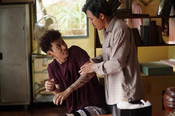 Ngoài đạt doanh thu cao, "Bố già' thắng lớn tại kỳ LHP lần thứ 22 khi xuất sắc giành nhiều giải thưởng cao quý. 