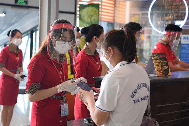 Sự hỗ trợ chuyên chở đội ngũ y bác sĩ của hãng hàng không Vietjet cùng Chính phủ, Bộ Y tế và người dân chống dịch.