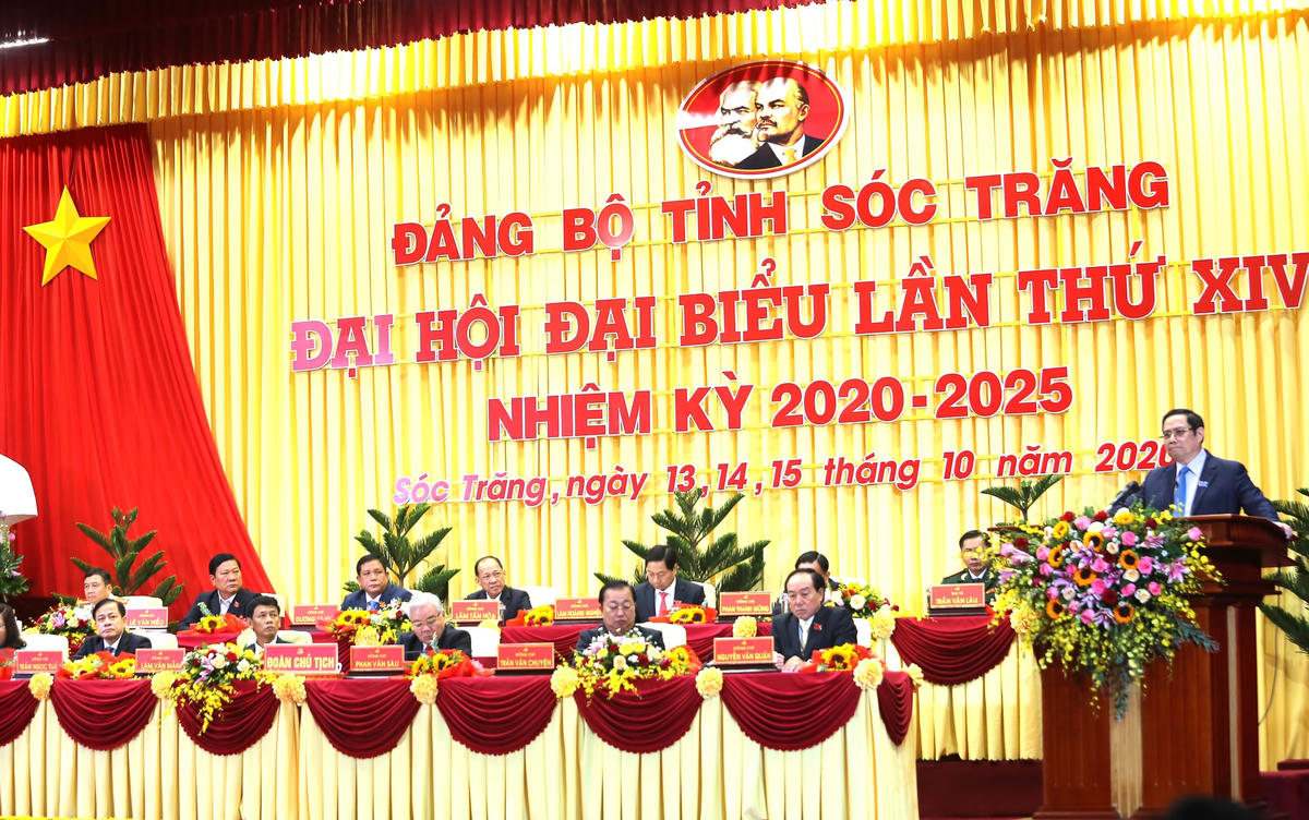 Đoàn Chủ tịch Đại hội đại biểu Đảng bộ tỉnh Sóc Trăng.