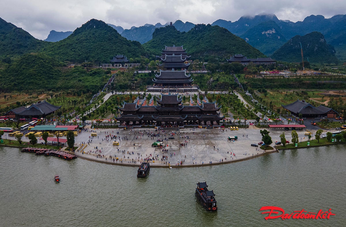Để ngành du lịch được trở lại bình thường thì chính quyền cùng các ngành, các cấp, các đơn vị tổ chức phải phối hợp chặt chẽ, tránh chủ quan để có những biện pháp thích hợp vừa kích cầu du lịch vừa đảm bảo phòng chống dịch nếu không có thể "toang" bất cứ lúc nào.