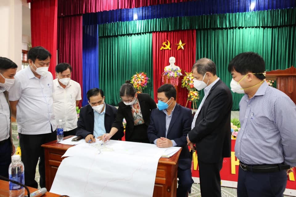 Lãnh đạo tỉnh Hà Tĩnh triển khai công tác phòng, chống dịch ở Kỳ Anh.