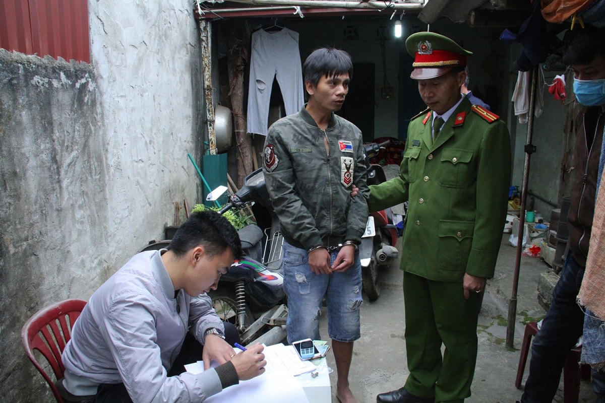 Triệt phá tụ điểm ma túy của đối tượng Đào Xuân Toan. Ảnh: Quỳnh Trang.  