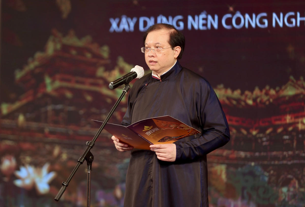 Thứ trưởng Bộ VHTT&DL Tạ Quang Đông phát biểu tại buổi lễ khai mạc.