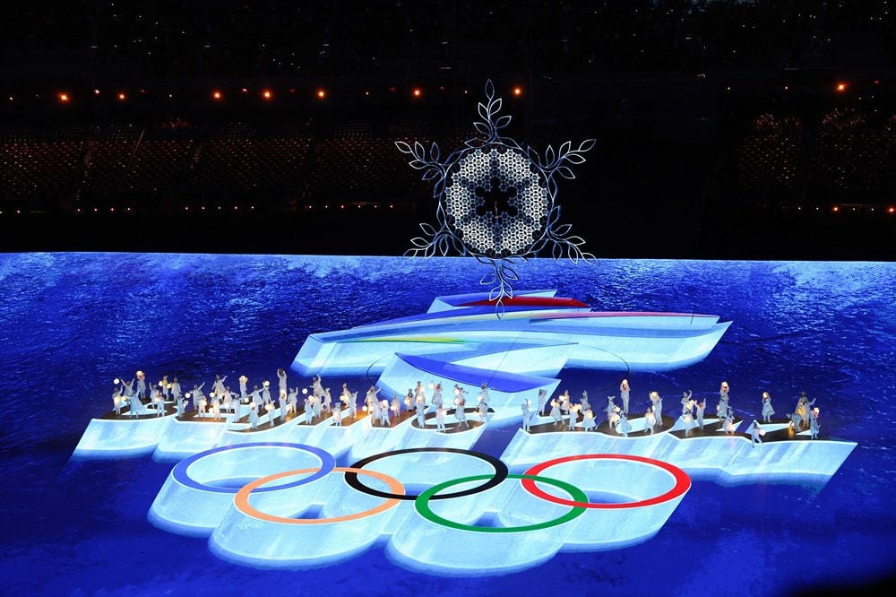Các em nhỏ biểu diễn tại lễ bế mạc Thế vận hội (Olympic) mùa Đông Bắc Kinh 2022, ngày 20/2/2022. (Ảnh: AFP/ TTXVN).