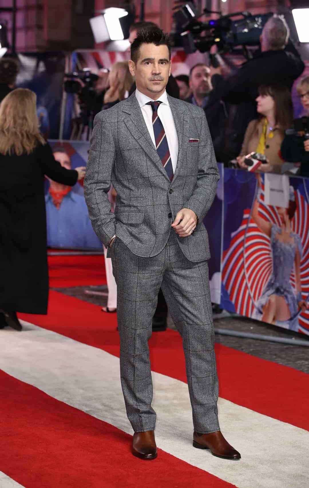 Colin Farrell là một vũ công dòng nhạc đồng quê chuyên nghiệp, và cũng biết khiêu vũ Ailen khi còn nhỏ.