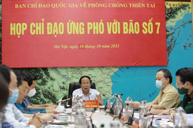 Phó Thủ tướng Lê Văn Thành phát biểu chỉ đạo công tác ứng phó với bão số 7. (Ảnh: Vũ Sinh/TTXVN).