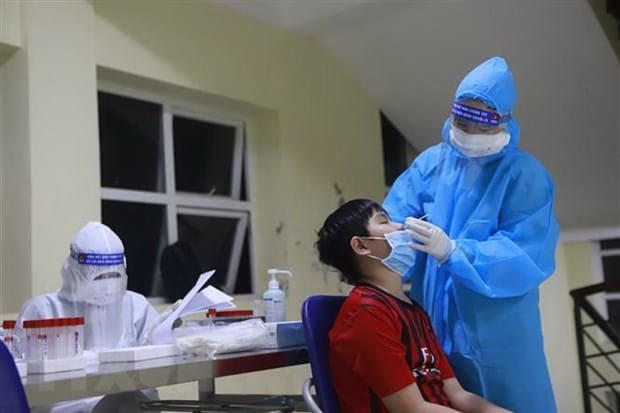 F0 có thể tự test nhanh hoặc được các trạm y tế thực hiện test nhanh.