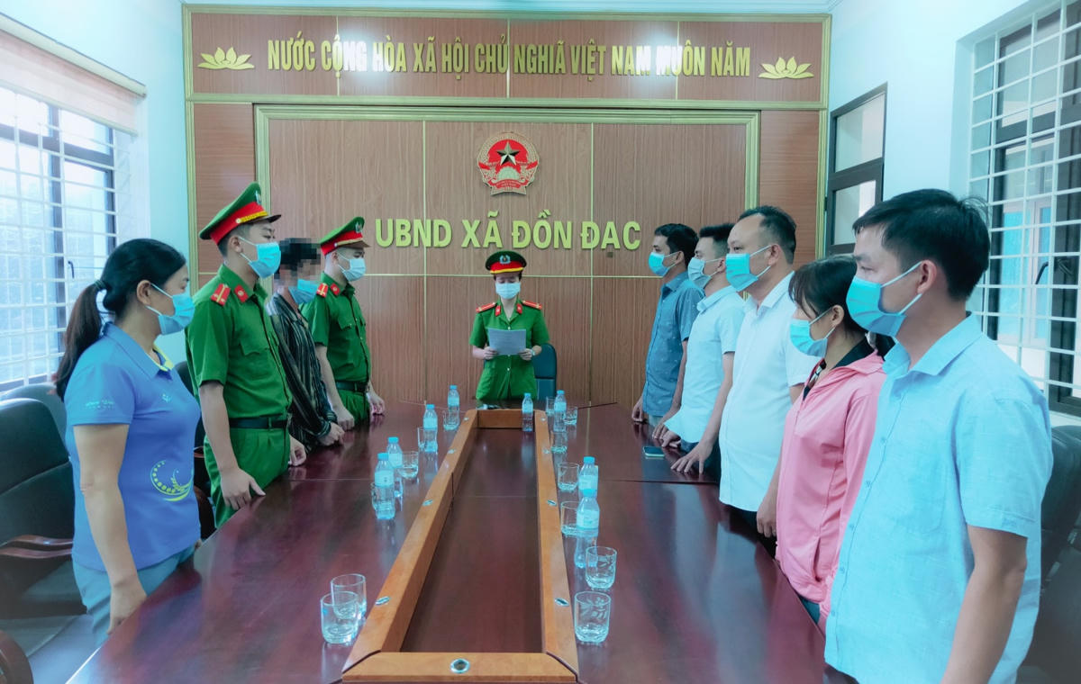 Cơ quan CSĐT Công an huyện Ba Chẽ thi hành lệnh bắt khẩn cấp đối với C.S.V..