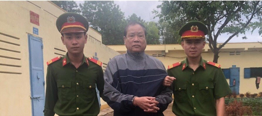 Đối tượng Phạm Minh Tiến lừa đảo chạy việc để chiếm đoạt 300 triệu đồng.  