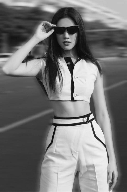 Hoa hậu Khánh Vân nhớ Sài Gòn những ngày chưa giãn cách, cô hỏi mọi người: “Điều bạn nhớ nhất về Sài Gòn là gì…”.