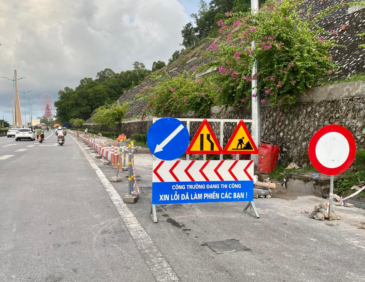 Quảng Ninh: Thi công phân luồng phương tiện qua cầu Bãi Cháy