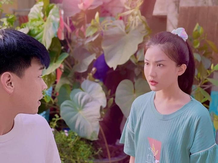 Diễn viên Trung Ruồi thì hài hước: “Nghe nói cứ không rõ mặt là auto đẹp trai phải không các chị em”.