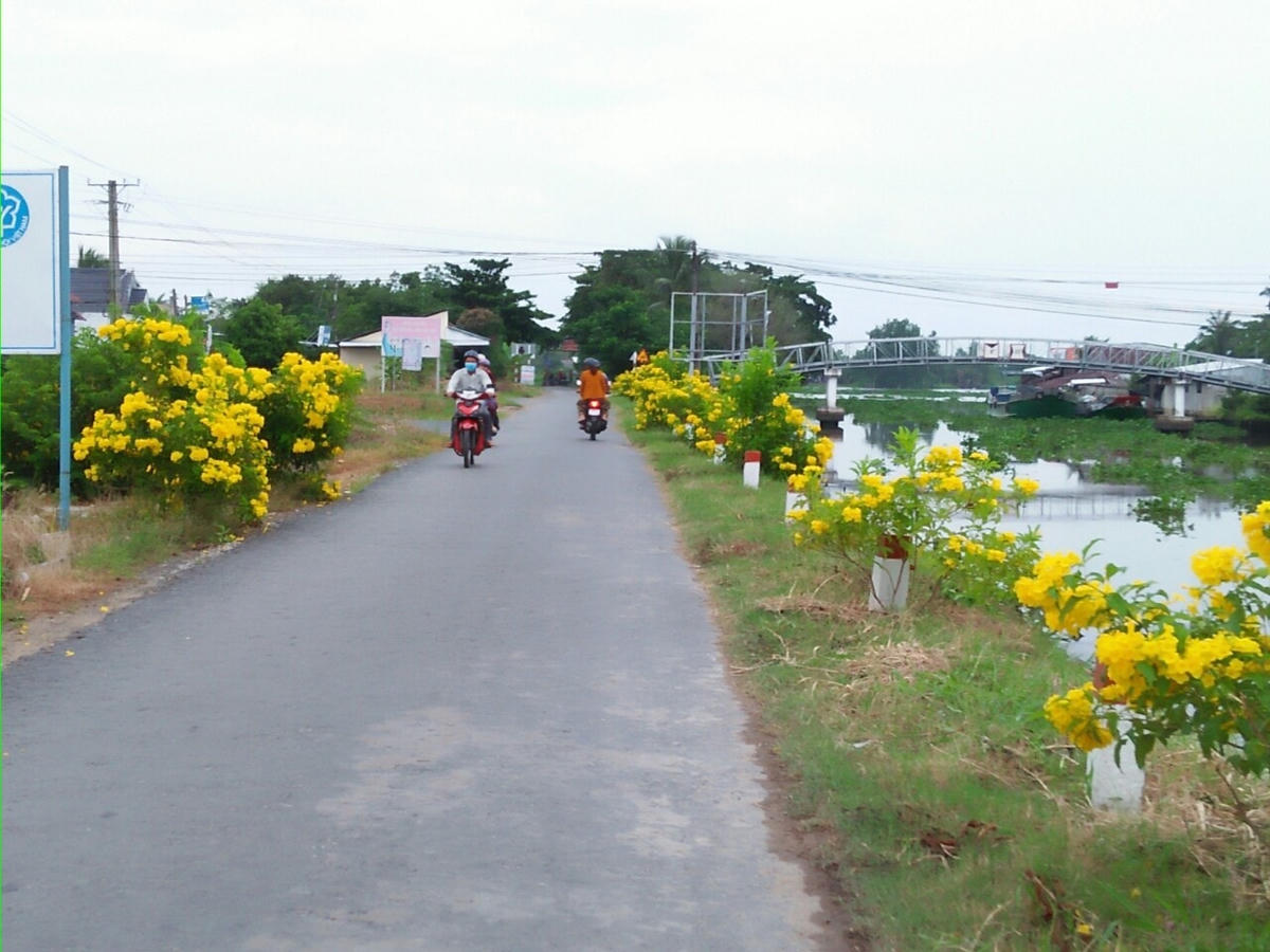 Mô hình tuyến đường Sáng – xanh – sạch – đẹp đang được triển khai ở xã Vĩnh Thắng.