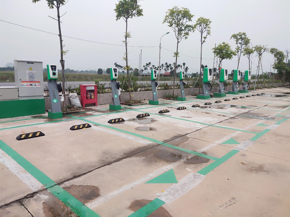 Trạm sạc của VinFast tại Quảng Yên (Quảng Ninh)