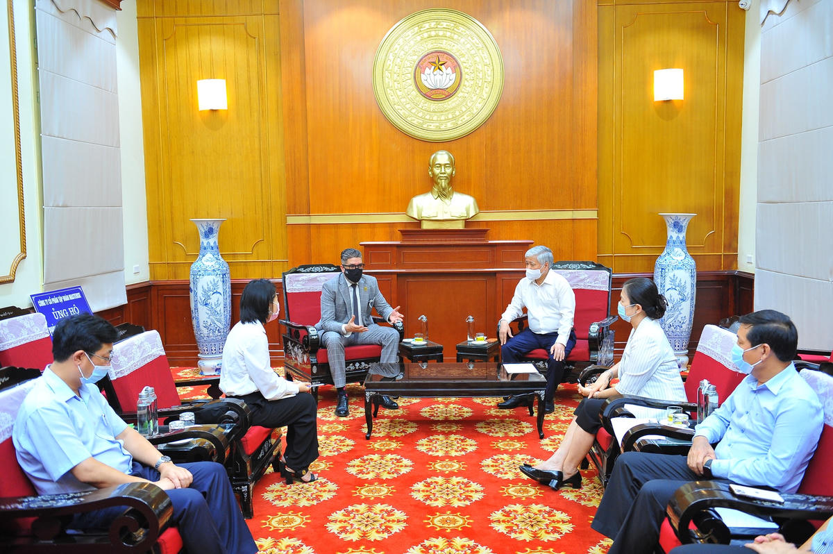 Quang cảnh buổi tiếp nhận.