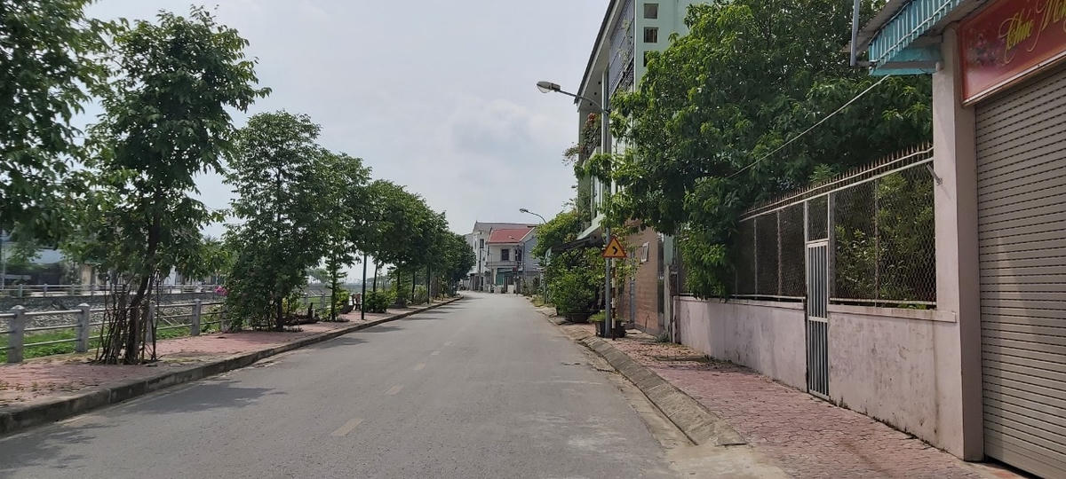 Dự án đường Nguyễn Sỹ Sách “ăn” sâu vào dự án Trạm bơm xử lý nước thải được đầu tư hơn 20 tỷ đồng.