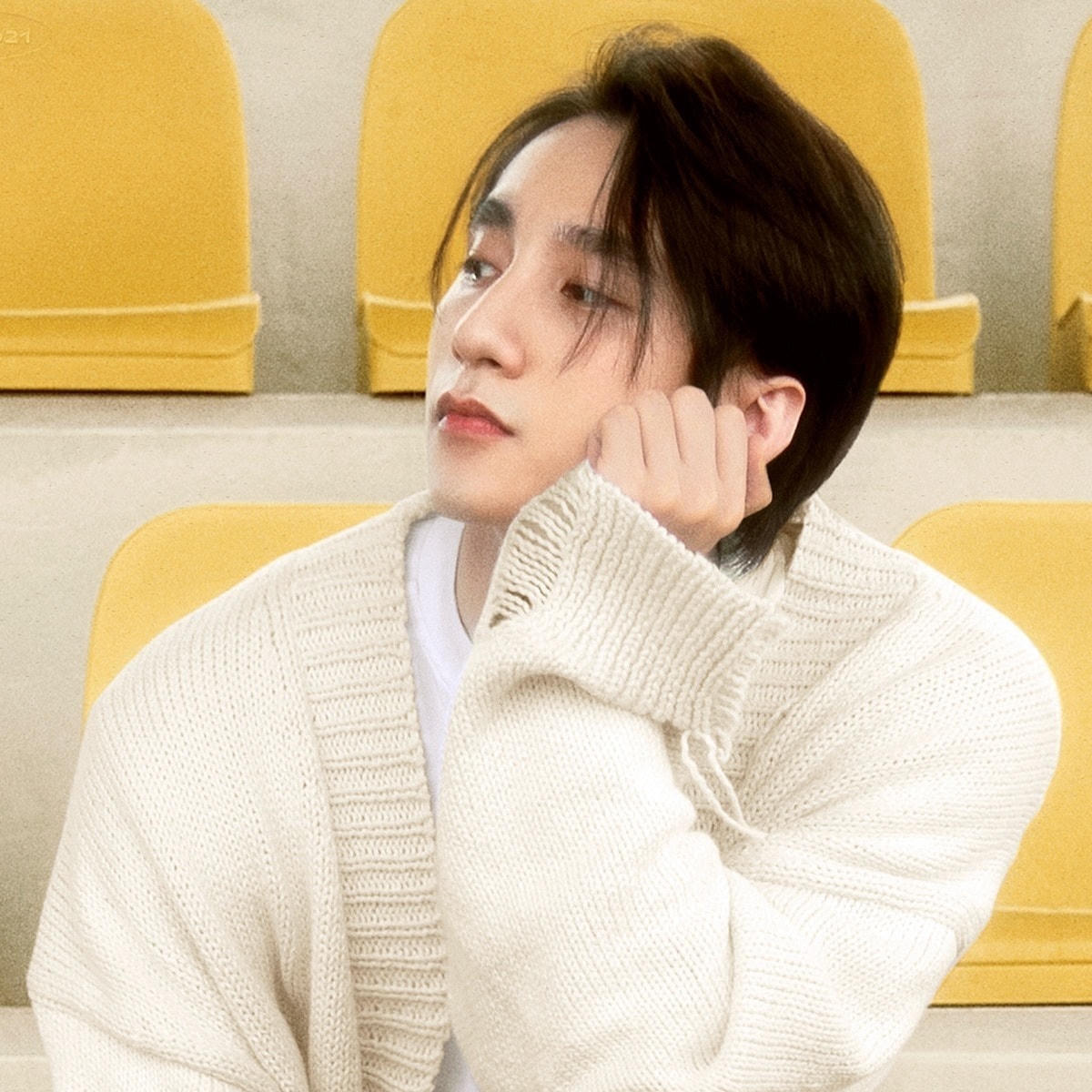 Sơn Tùng xin lỗi khán giả và ngừng phát hành MV 'There’s no one at all'