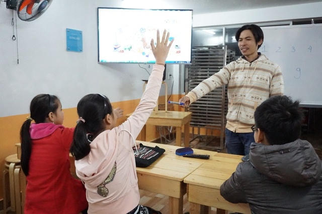 Lớp học chỉ thu học phí 1.000 đồng cho mỗi buổi học và không thu thêm bất cứ các khoản phí khác.  