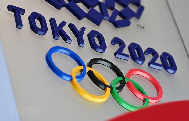 Biểu tượng Olympic Tokyo 2020 tại thủ đô Tokyo, Nhật Bản. (Ảnh: AFP/TTXVN).