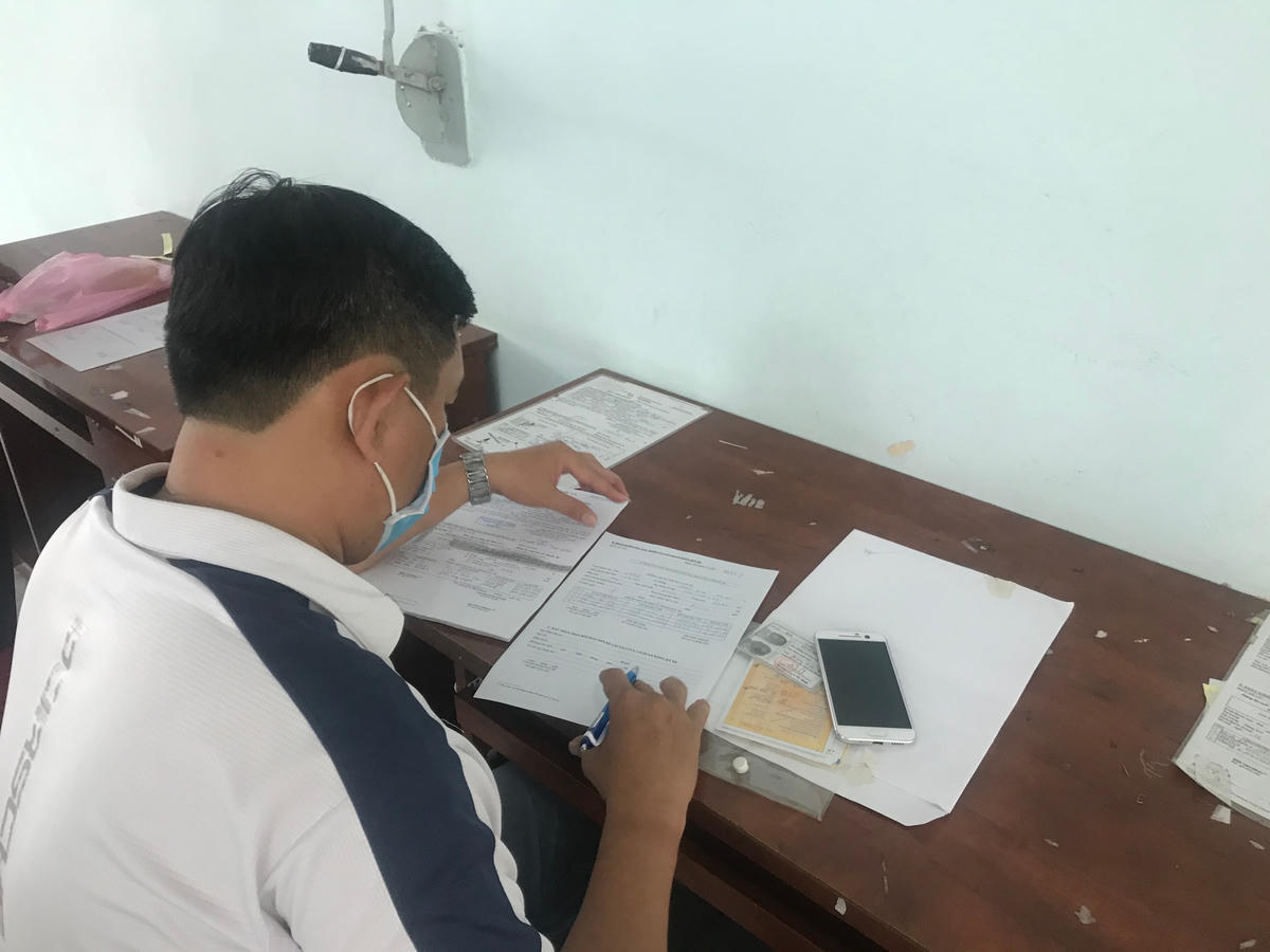 Người dân có thời gian từ nay tới hết ngày 31/12/2021 để đổi biển số sang màu vàng.