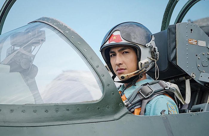 Sao Việt diện quân phục, chuẩn soái ca không kém các mỹ nam Hàn Quốc