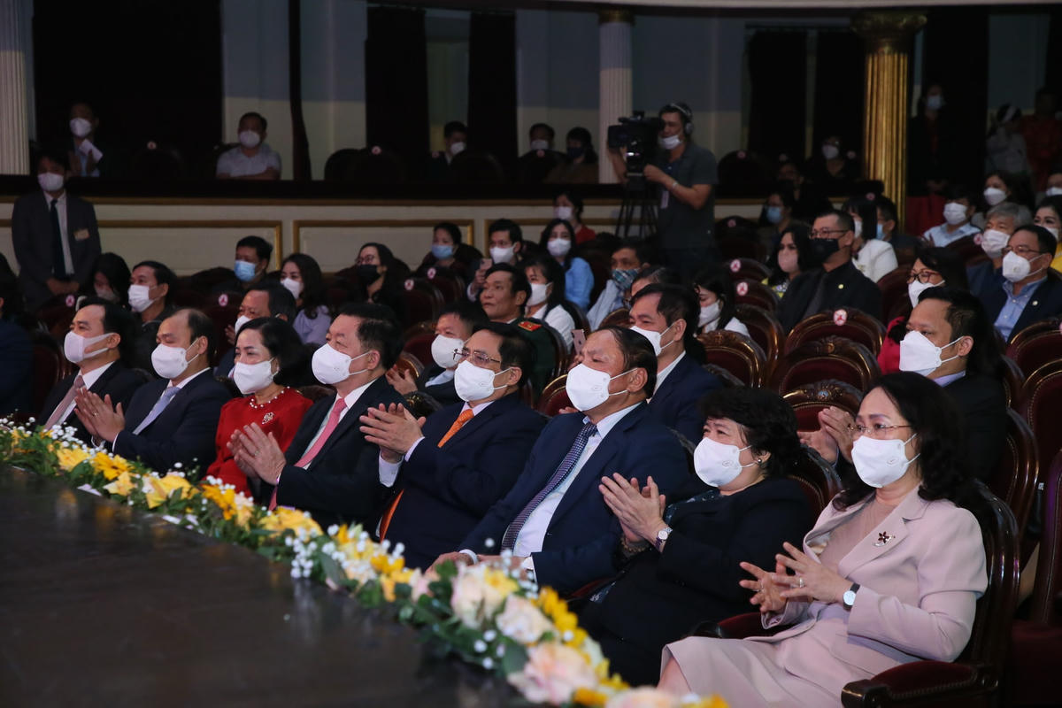 Các đại biểu dự chương trình. Ảnh: Trần Huấn.