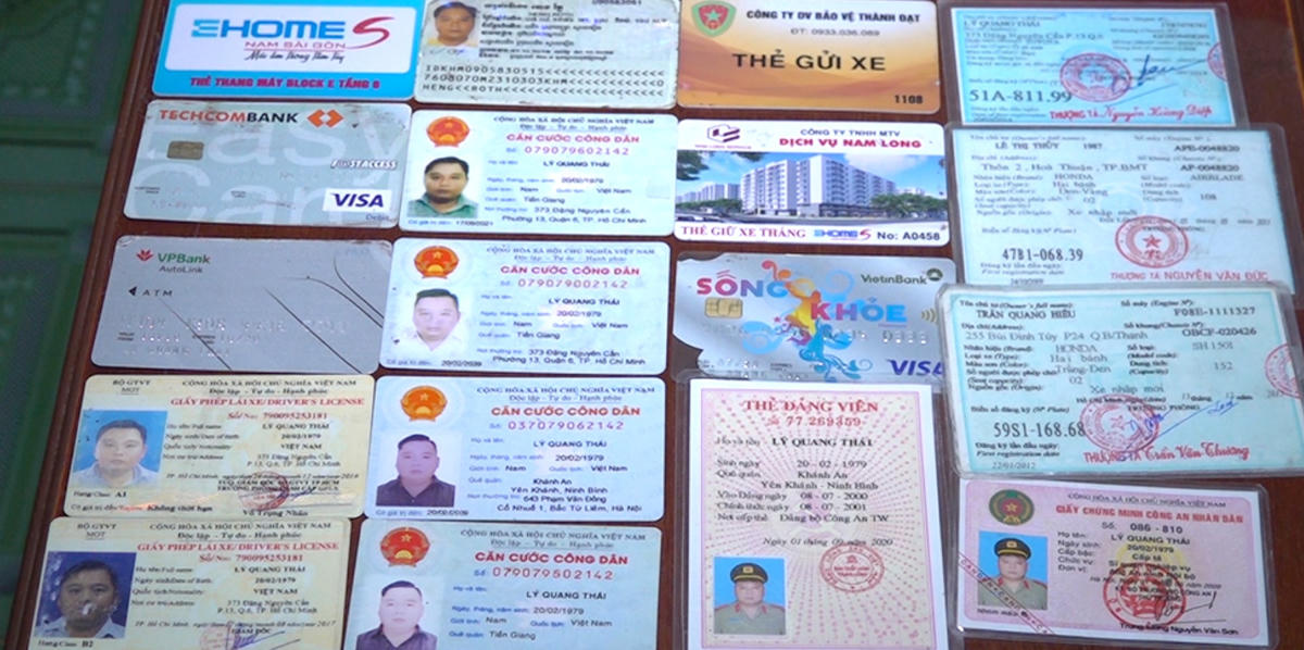 Rất nhiều giấy tờ giả Thái khai nhận đã làm trên mạng. 