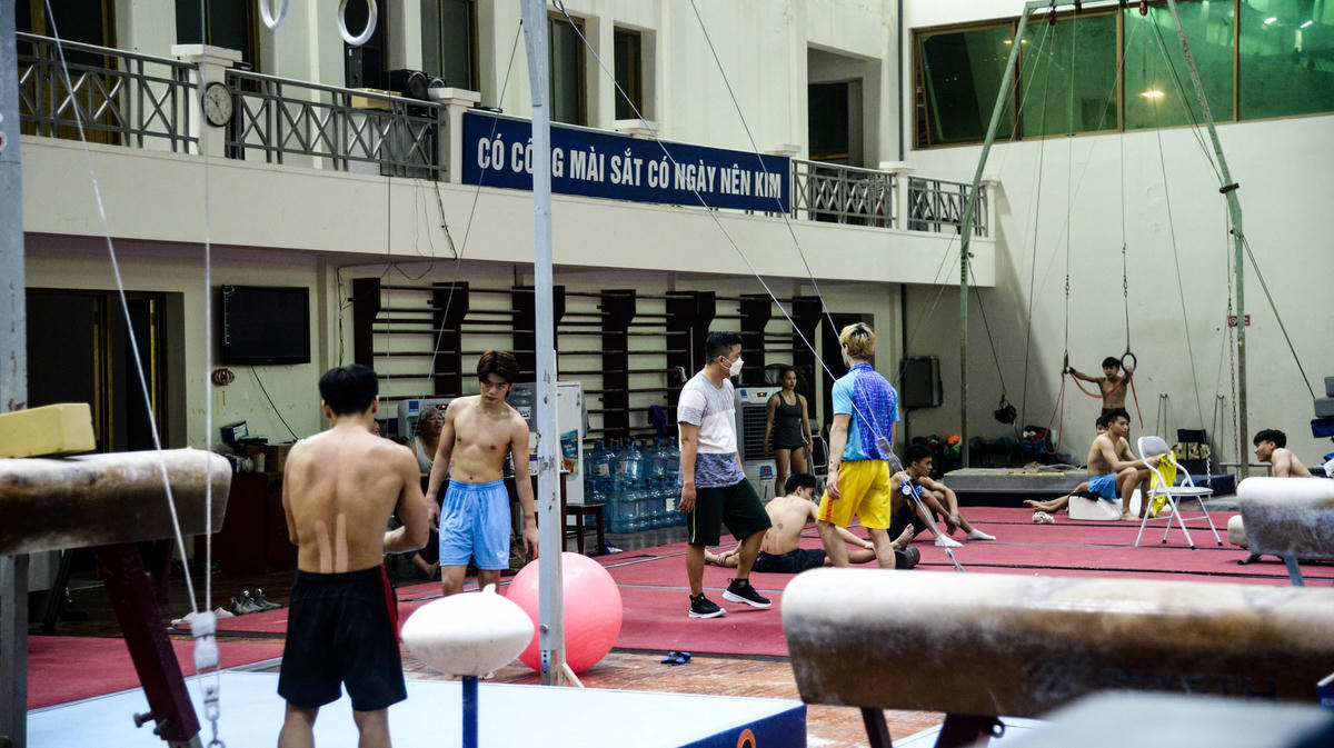 Chỉ còn 27 ngày nữa là diễn ra SEA Games 31, các vận động viên đội tuyển thể dụng dụng cụ đã chuẩn bị sẵn sàng về cả thể chất lẫn tinh thần để có thể mang về những kết quả tốt nhất.