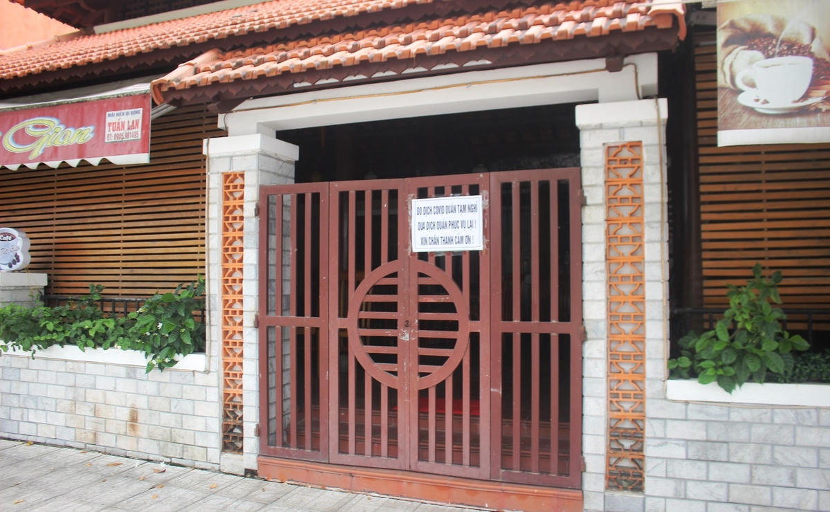 Các quán cà phê, shop ở TP Tam Kỳ đóng cửa để phòng chống dịch bệnh .