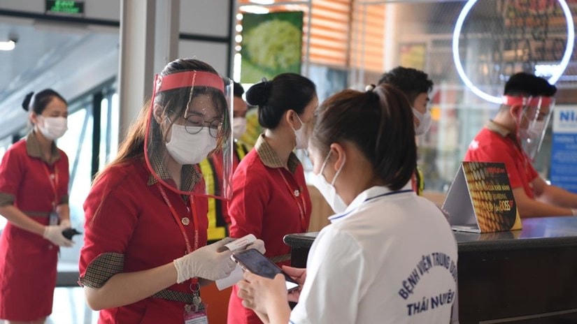Hãng hàng không Vietjet đã vận chuyển hàng nghìn y bác sĩ vào Thành phố Hồ Chí Minh chống dịch Covid-19. (Ảnh: CTV/Vietnam).