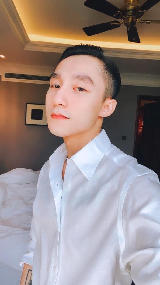 Sơn Tùng M-TP đăng ảnh hỏi fan còn nhớ mình không.
