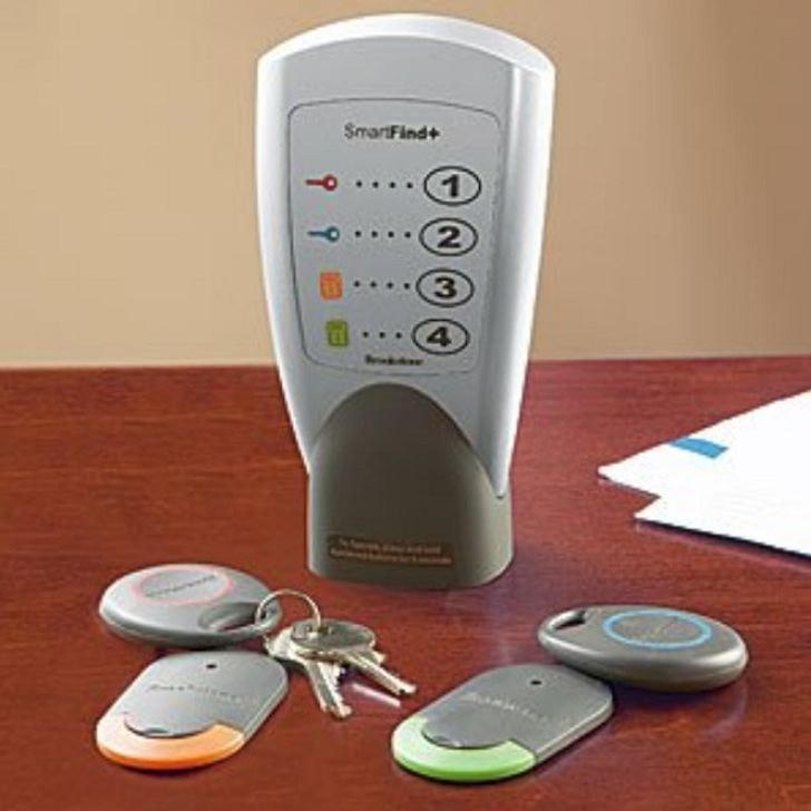 Điều khiển từ xa thông minh - giúp bạn định vị tất cả chìa khóa trong ngôi nhà của mình.  
