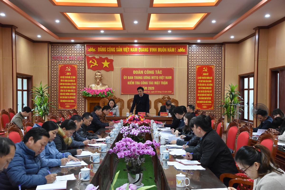 Quang cảnh buổi làm việc.