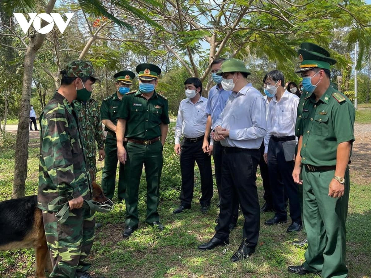 Bộ trưởng Nguyễn Thanh Long đi kiểm tra công tác phòng, chống Covid-19 tại Kiên Giang.