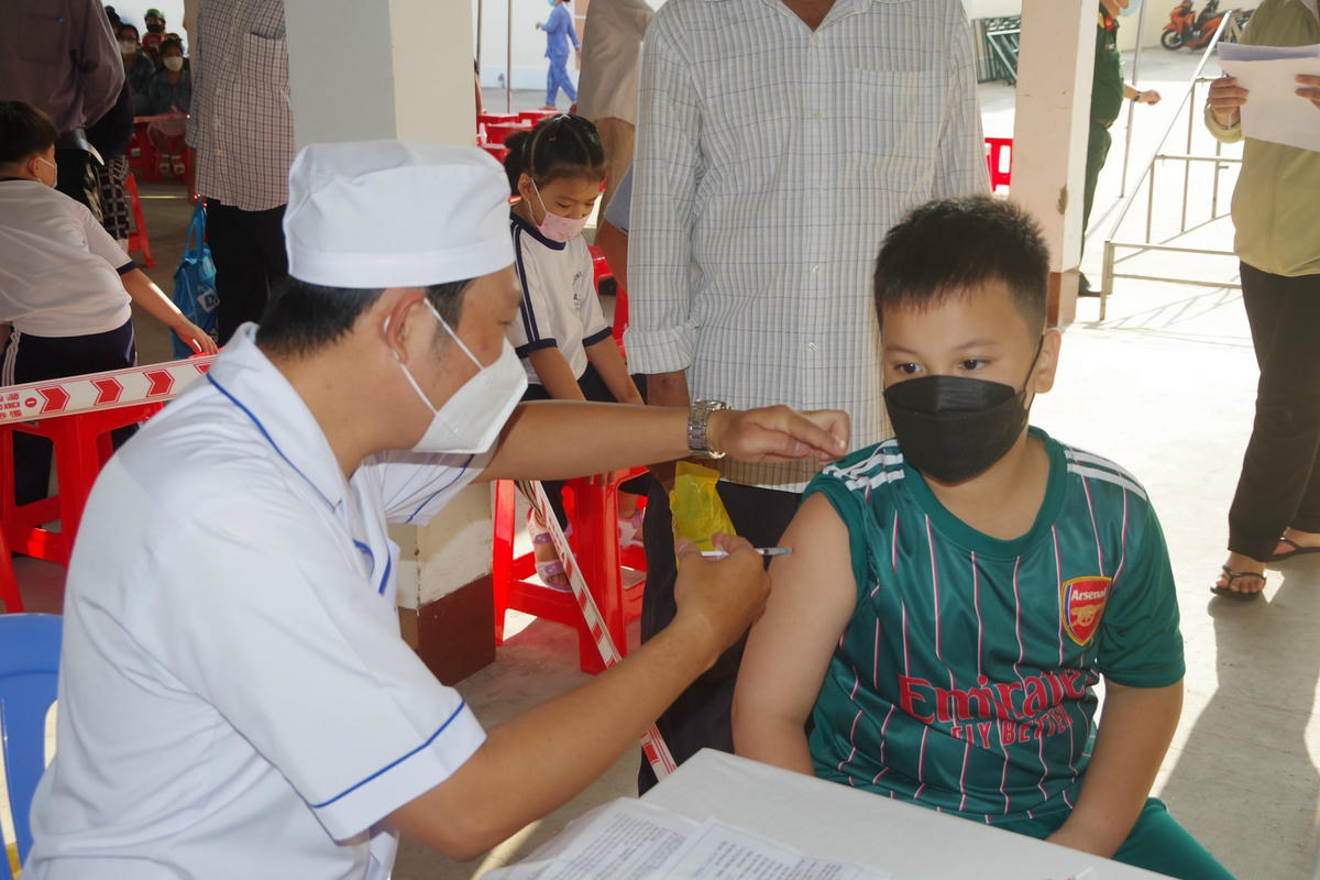 Đợt tiêm vaccine cho trẻ từ 5 đến dưới 12 tuổi lần này nhằm đáp ứng công tác phòng chống dịch khẩn cấp, giảm thiểu số ca mắc Covid-19 đối với trẻ em dưới 18 tuổi.