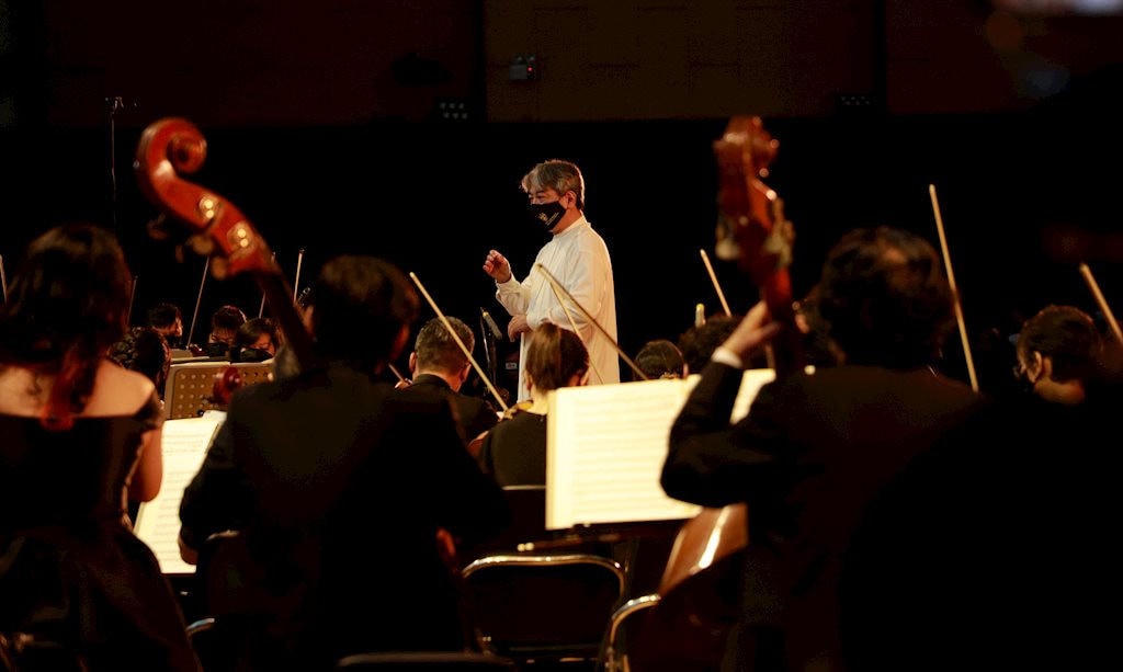 Nhạc trưởng nổi tiếng người Nhật Honna Tetsuji chỉ huy trong Spring Concert.