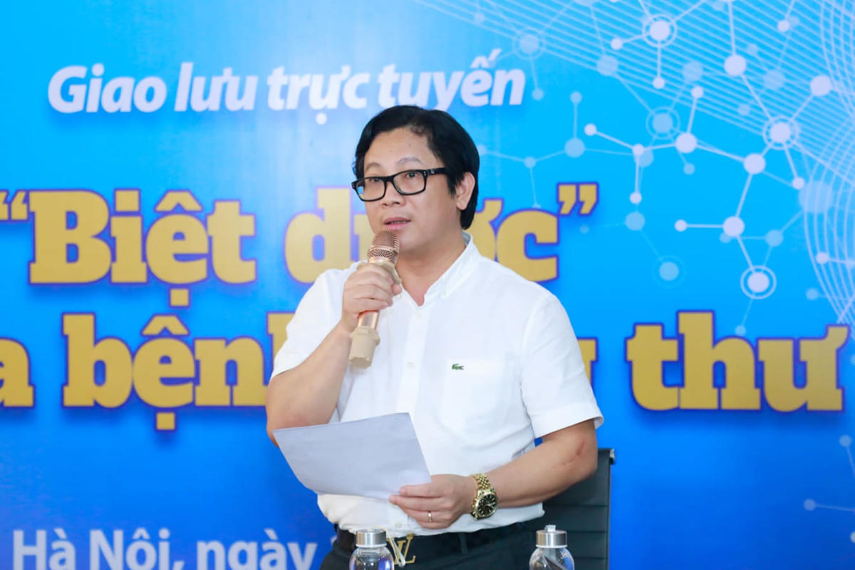 Nói với những bệnh nhân đang mắc bệnh ung thư, nhà báo Lê Anh Đạt chia sẻ: "Hy vọng! Đừng bao giờ tắt hy vọng".