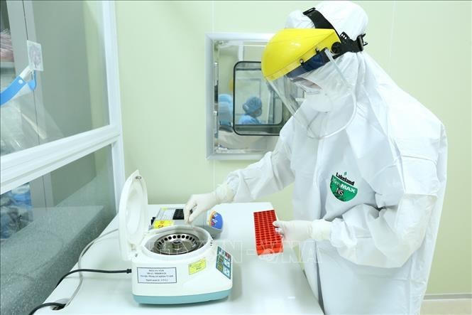 Xét nghiệm phát hiện bệnh nhân Covid-19. Ảnh: TTXVN.