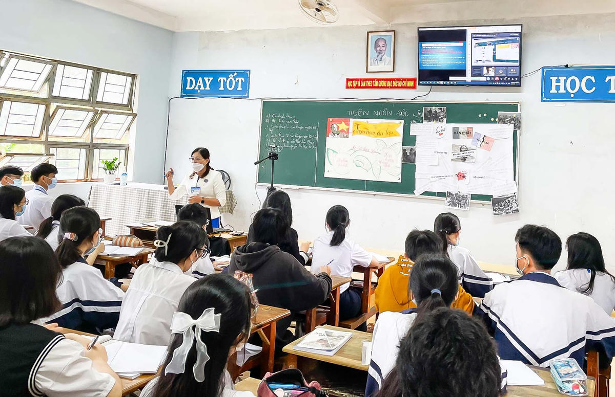 Nhiều ý kiến tranh luận trái chiều về đề xuất học sinh là F1 đi học trực tiếp.
