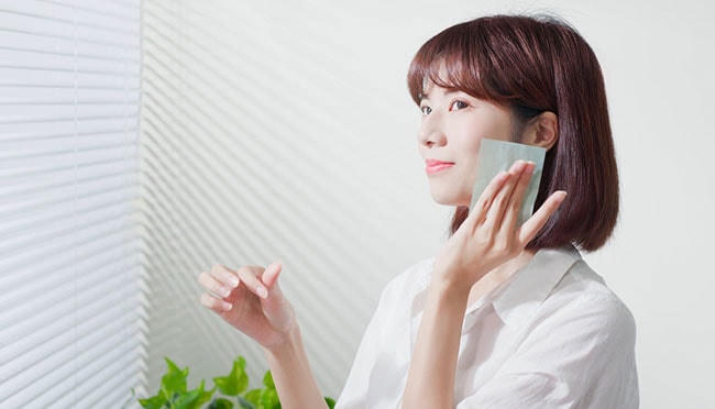 Không nên lạm dụng giấy thấm dầu