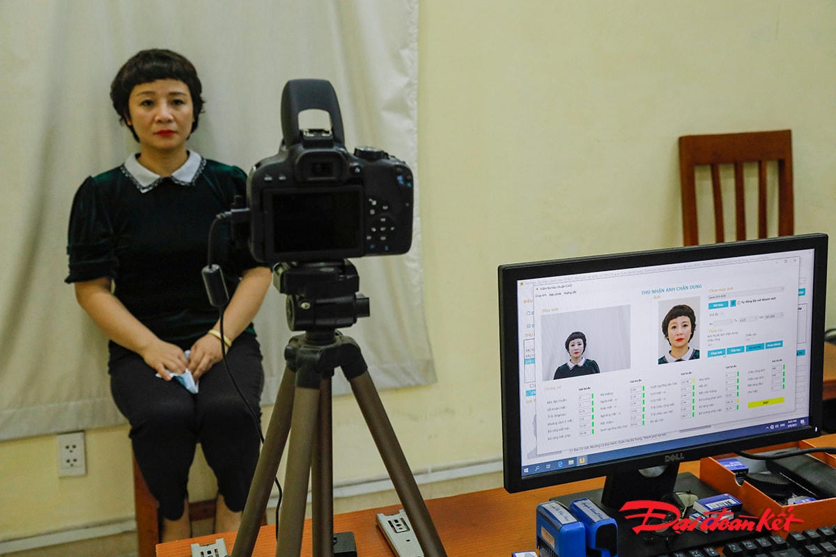 So với trước đây, thủ tục đã được rút ngắn rất nhiều. Hiện tại các tổ cấp CCCD đã thu nhận được khoảng 15 nghìn hồ sơ, chuyển dữ liệu lên Cục in ấn. Đã trả tới tay công dân gần 2 nghìn CCCD.