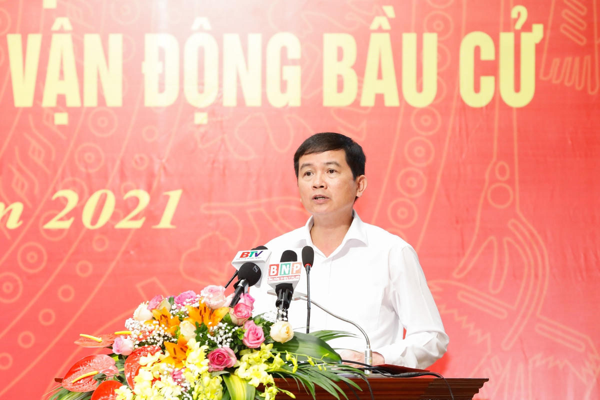 Phó Chủ tịch Ủy ban MTTQ tỉnh Bắc Ninh Nguyễn Văn Triển phát biểu tại Hội nghị.