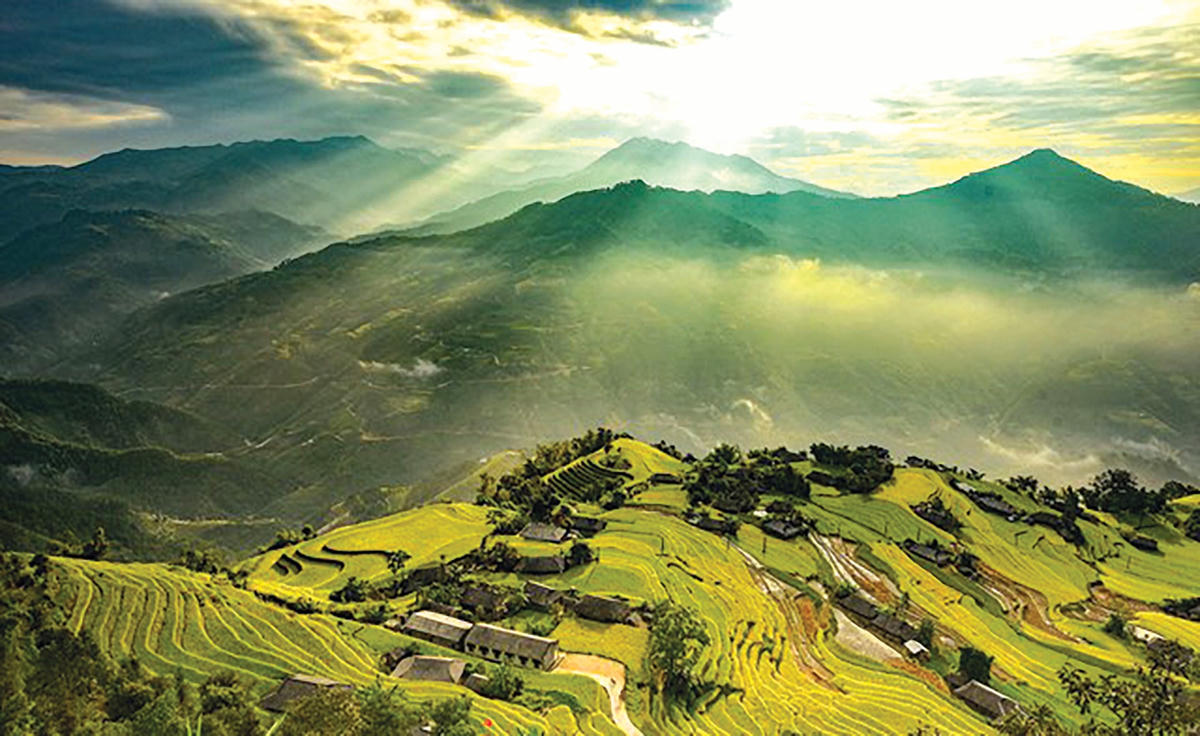 Bản Phùng - nơi gặp gỡ của trời và đất.