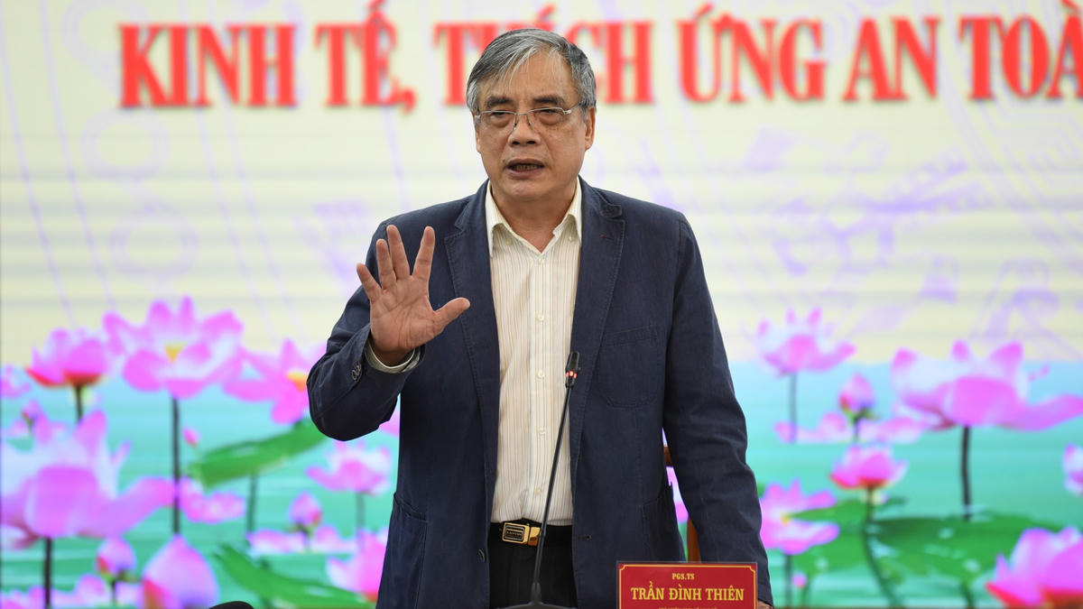 PGS.TS. Trần Đình Thiên, Chủ nhiệm Hội đồng Tư vấn về kinh tế UBTƯ MTTQ Việt Nam phát biểu.